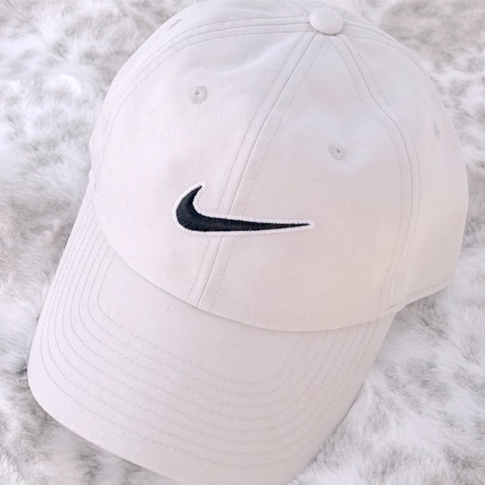 Nike Club Swoosh Cap S/M 🖤 Nike Unstructured Swoosh Cap 🖤 Color “Light Bone”